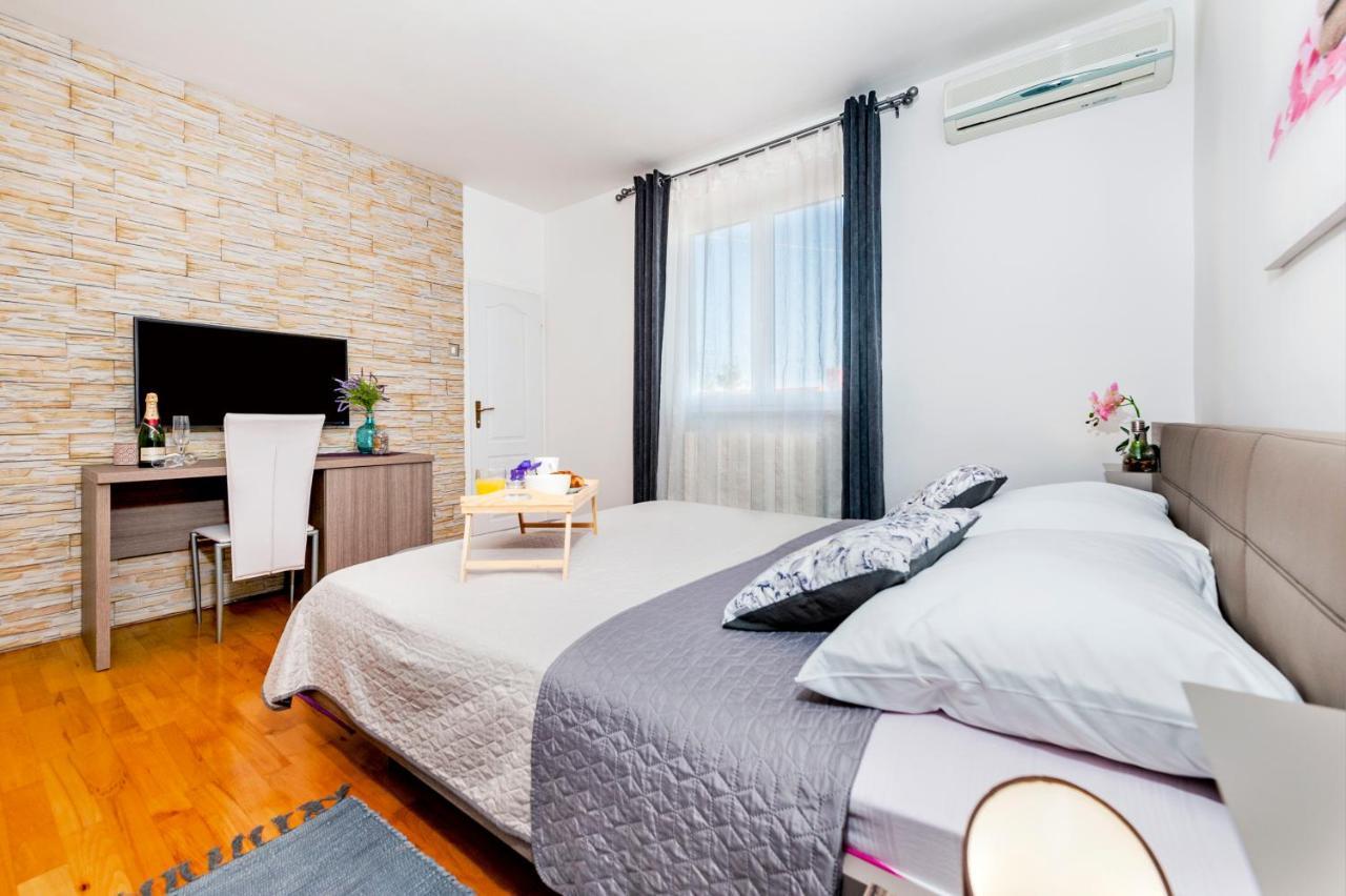 Apartment & Rooms Graciela Ровинь Экстерьер фото