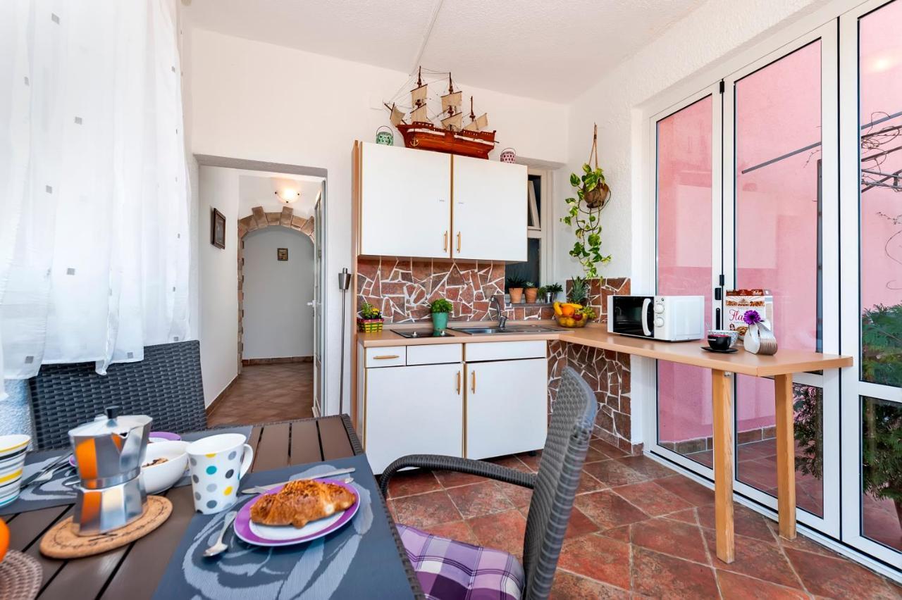 Apartment & Rooms Graciela Ровинь Экстерьер фото