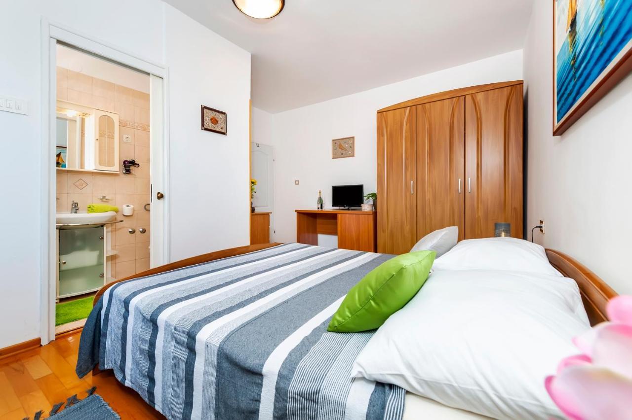 Apartment & Rooms Graciela Ровинь Экстерьер фото