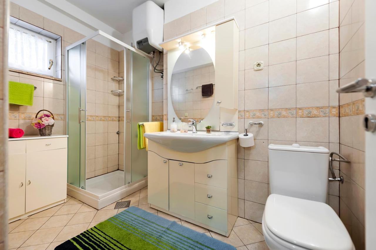 Apartment & Rooms Graciela Ровинь Экстерьер фото