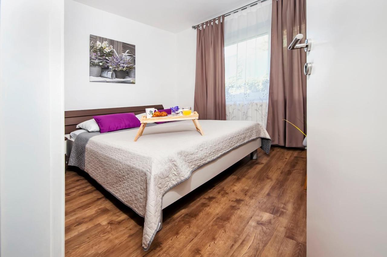 Apartment & Rooms Graciela Ровинь Экстерьер фото